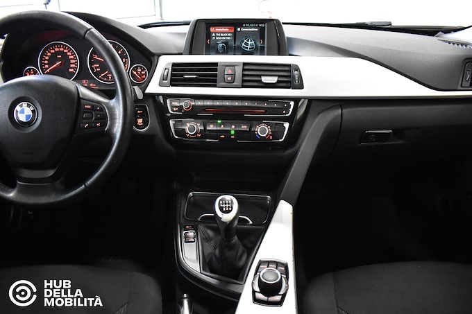 BMW 320d xDrive Touring Business Advantage